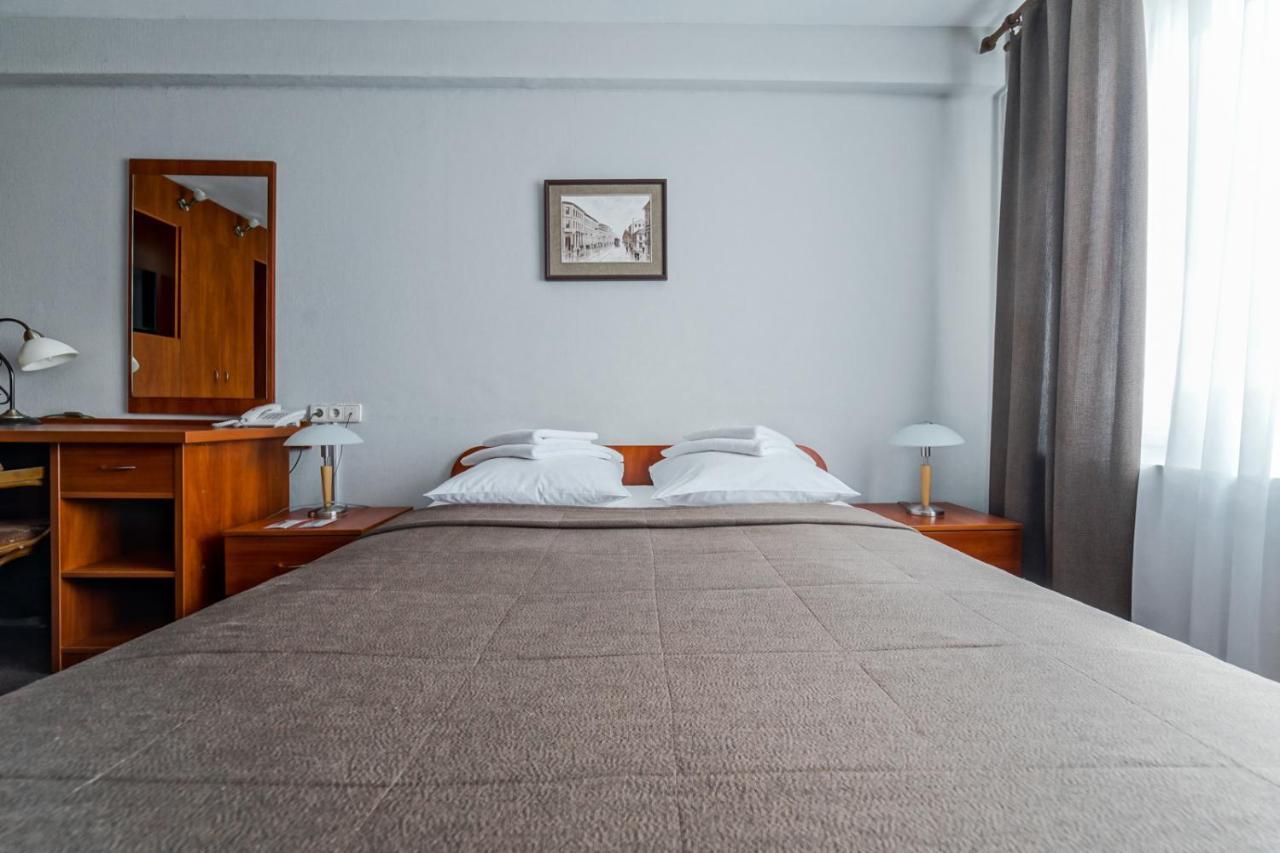 Zvezda Hotel Minsk Dış mekan fotoğraf